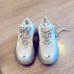 Balenciaga triple s sneakers cream